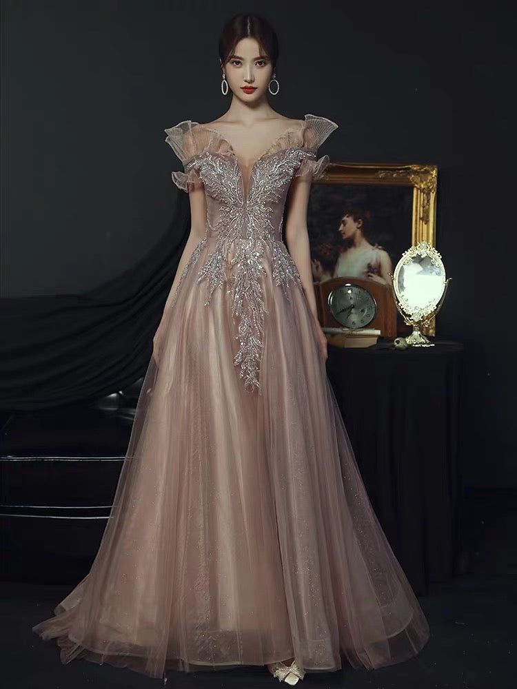 Nahal Gown